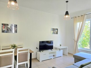 Apartment Gjiri Lalzit  9