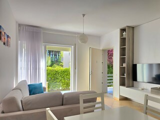 Apartment Gjiri Lalzit  12