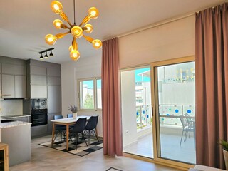 Apartment Gjiri Lalzit Features 15