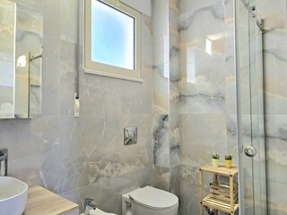 Apartment Gjiri Lalzit Features 26