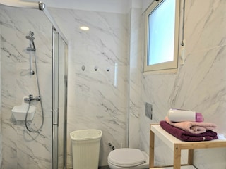 Apartment Gjiri Lalzit Features 16