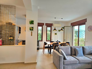 Villa Gjiri Lalzit  14