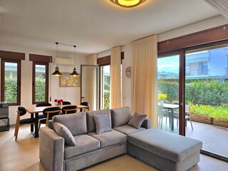 Villa Gjiri Lalzit  16