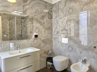 Villa Gjiri Lalzit Features 17