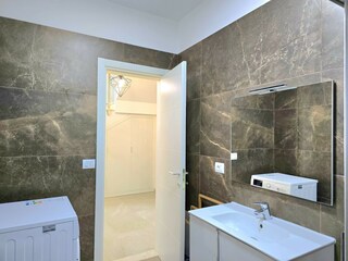 Villa Gjiri Lalzit Features 12