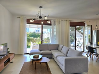 Villa Gjiri Lalzit  14