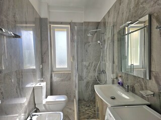 Apartment Gjiri Lalzit Ausstattung 6