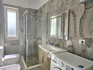 Apartment Gjiri Lalzit Ausstattung 9