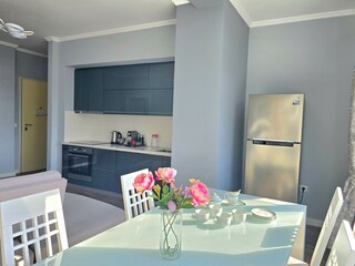 Apartment Gjiri Lalzit Features 16