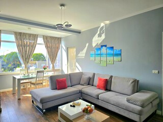 Apartment Gjiri Lalzit Features 17