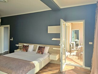 Apartment Gjiri Lalzit Features 23