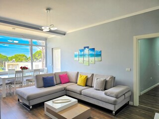 Apartment Gjiri Lalzit Features 18