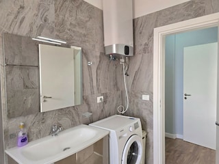 Apartment Gjiri Lalzit Features 24
