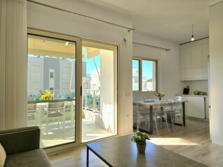 Apartment Gjiri Lalzit Features 15