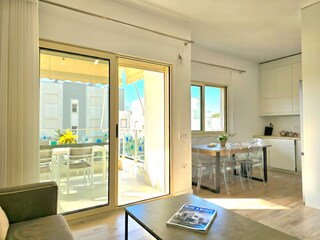 Apartment Gjiri Lalzit Features 24