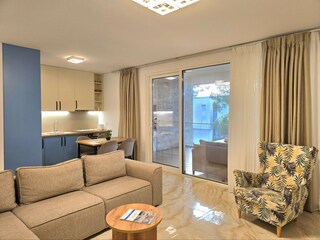 Apartment Gjiri Lalzit Features 14