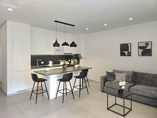 Apartment Gjiri Lalzit Features 12