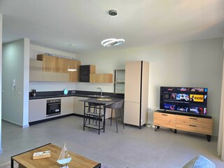 Apartment Gjiri Lalzit Features 10