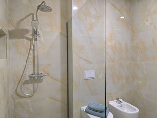 Apartment Gjiri Lalzit Features 23