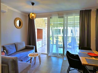 Apartment Gjiri Lalzit Features 18