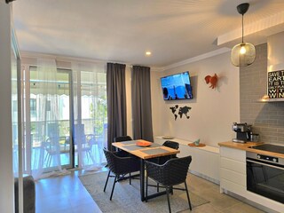 Apartment Gjiri Lalzit Features 20