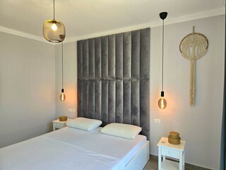 Apartment Gjiri Lalzit Features 28