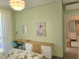 Apartment Gjiri Lalzit Features 30