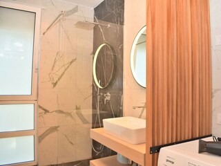 Apartment Gjiri Lalzit  31
