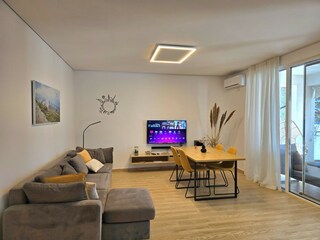 Apartment Gjiri Lalzit Features 4