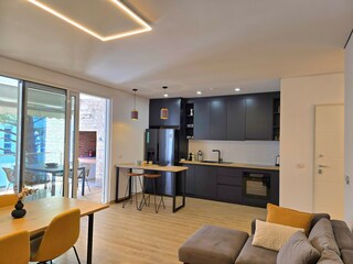 Apartment Gjiri Lalzit Features 6