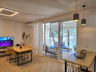 Apartment Gjiri Lalzit Features 9