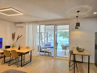 Apartment Gjiri Lalzit Features 13