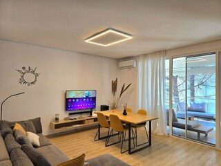 Apartment Gjiri Lalzit Features 14