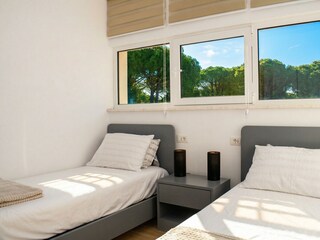 Apartment Gjiri Lalzit Features 10