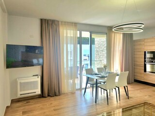 Apartment Gjiri Lalzit Features 19