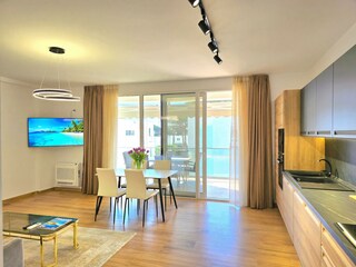 Apartment Gjiri Lalzit Features 20