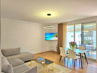 Apartment Gjiri Lalzit Features 23