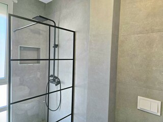 Apartment Gjiri Lalzit Features 34