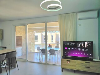 Apartment Gjiri Lalzit Features 14