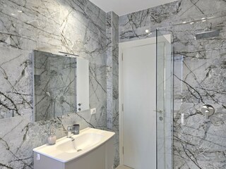 Apartment Gjiri Lalzit Features 33