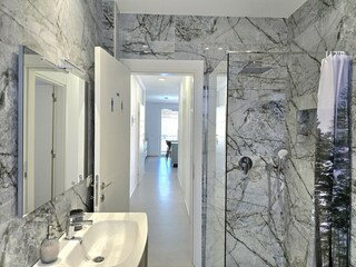 Apartment Gjiri Lalzit Features 35