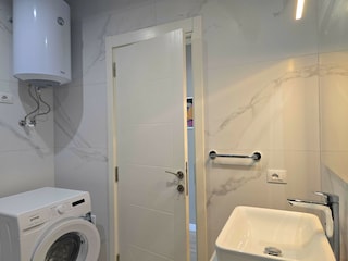 Apartment Gjiri Lalzit Features 27