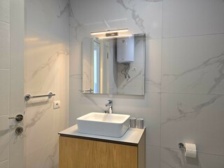 Apartment Gjiri Lalzit Features 29