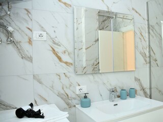 Apartment Gjiri Lalzit Features 34