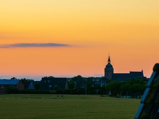 Blick Richtung Burg im Abendrot
