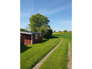 Zufahrt zum roten Haus