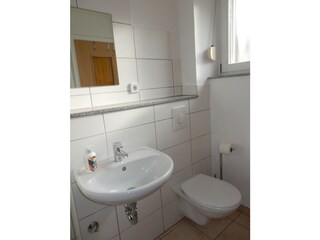 Bathroom mit window