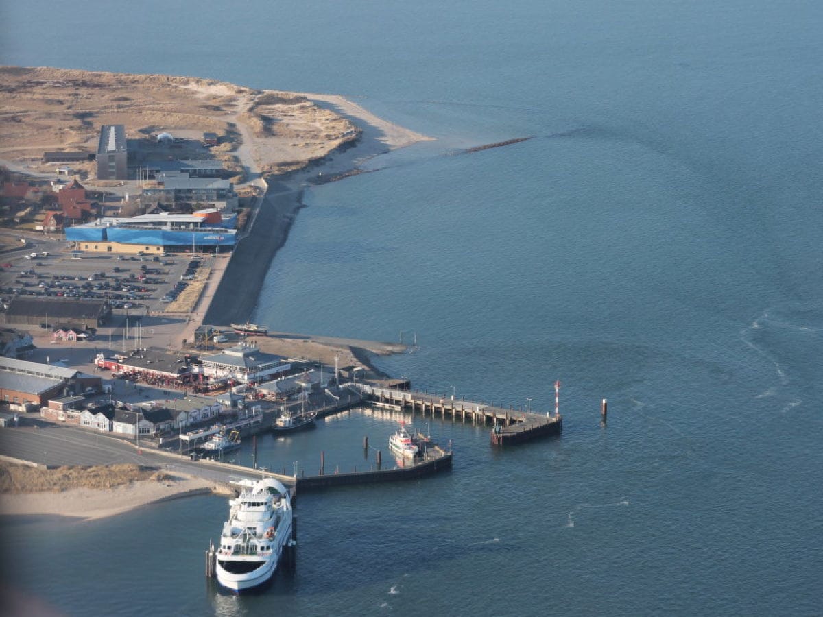 Der Lister Hafen mit der Rømø-Syltfähre