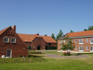 Gut Kattenhöhlen, view of the courtyard