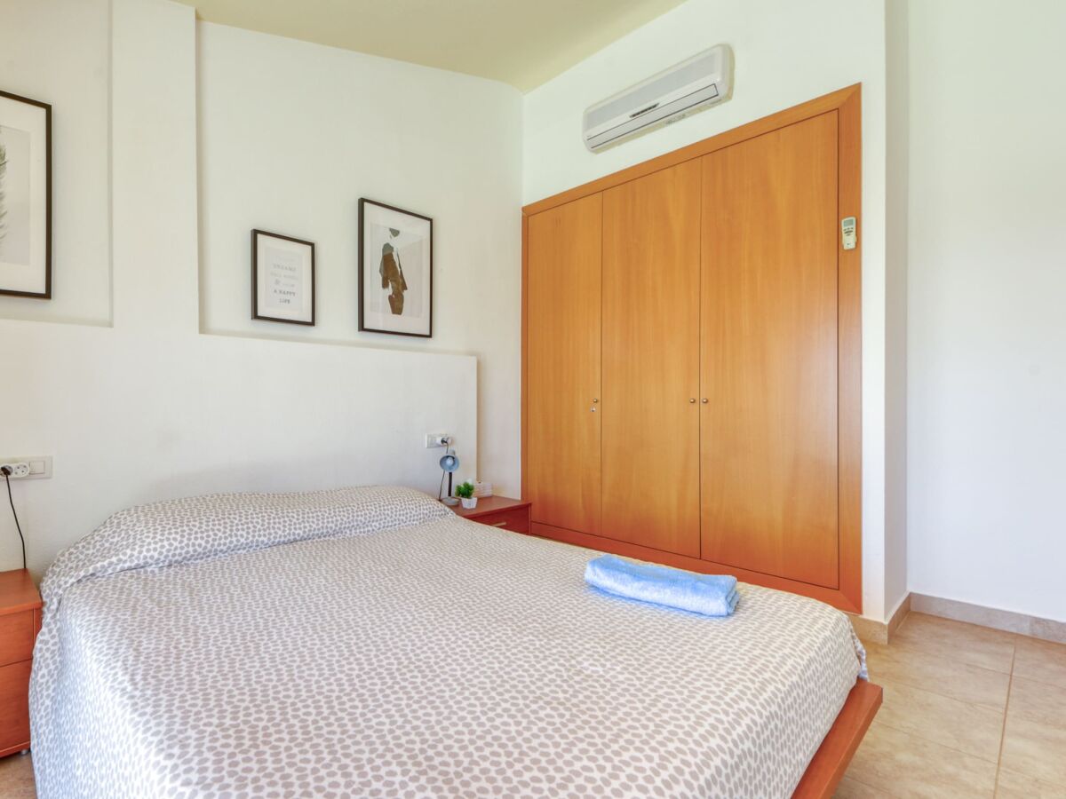 Apartment Palau-Saverdera  6